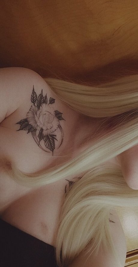 naked milf onlyfans nude photo