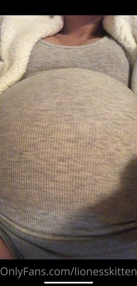 lionesskitten model sexy img