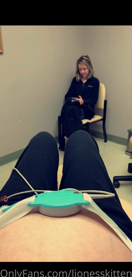 lionesskitten exclusive star image