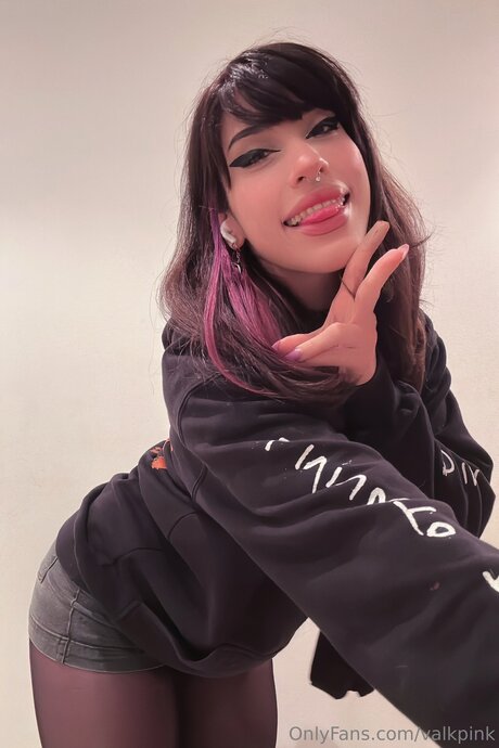 Valkpink nice actress galleries