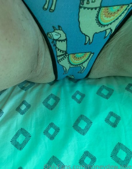 honeydew sole model exclusive image