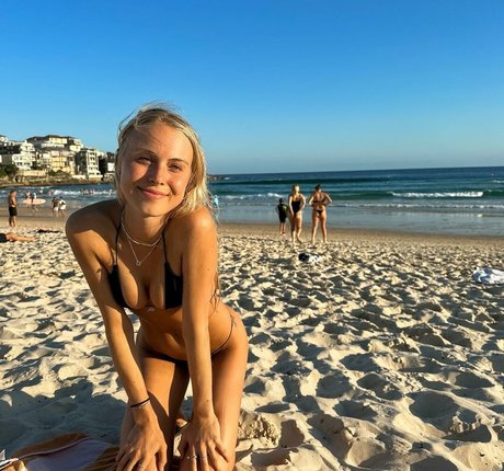 Sarah Lloyd perfect star galleries