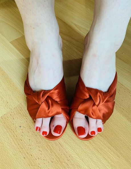 theselilpiggie6 pornstar img