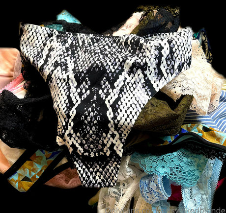 artsyinkedblonde pornstar erotic pic