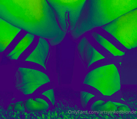 artsyinkedblonde star nude image
