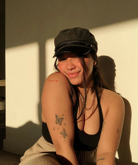 aileenchristineee pretty model pictures