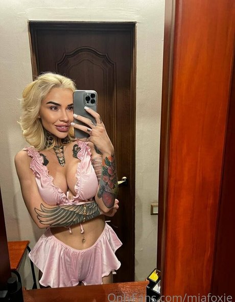 mia foxybae free model pic