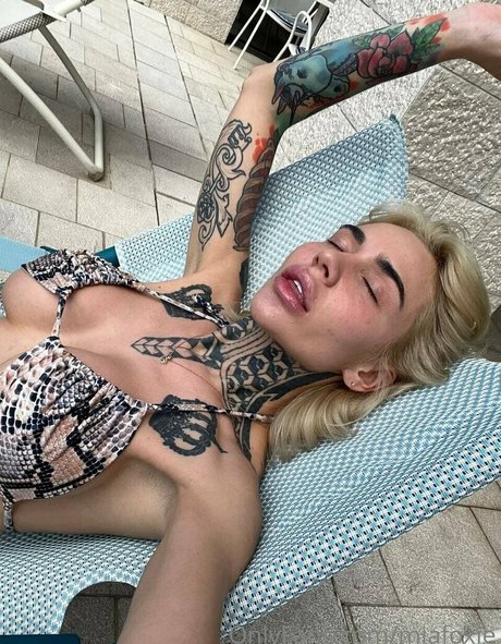 mia foxybae top star image