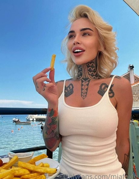 mia foxybae star exclusive images