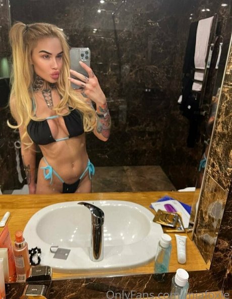 mia foxybae erotic star img