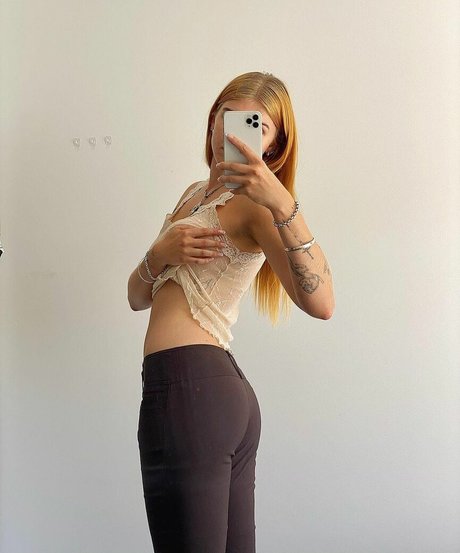 maaddielewis model erotic pic