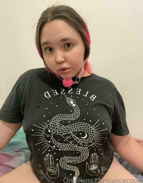 alicecook naked model pic