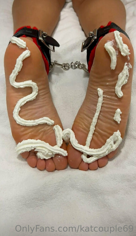 katcouple69 model art galleries