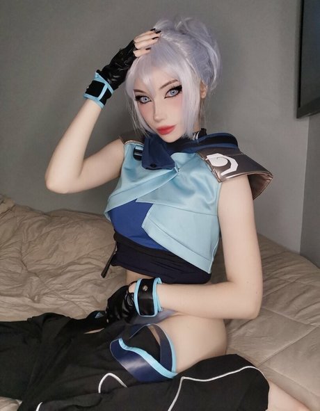 aktahly model hot pictures