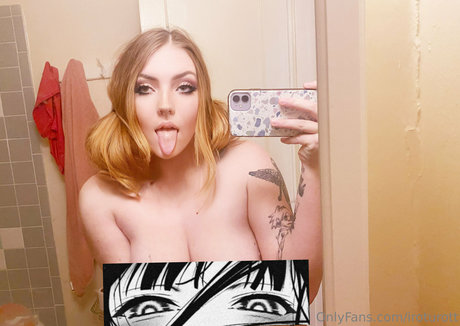 iroturott naked model image