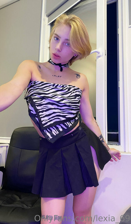 busty mom onlyfans free sex pic