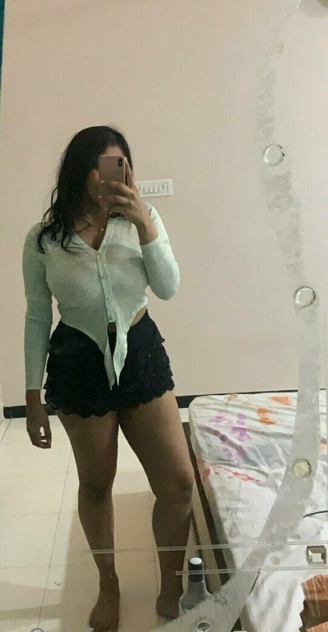 Desiaurora nude actress images