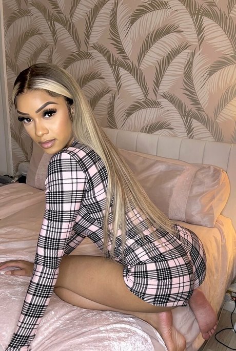 herfeetonfleek_ nice star archive