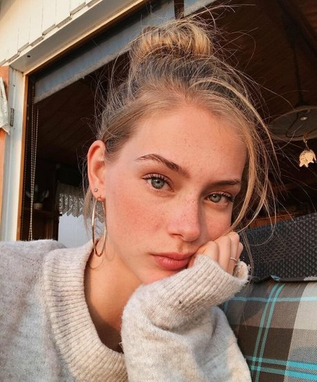 Lauren De Graaf nudes star archive