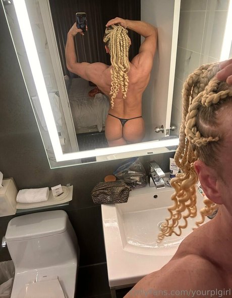 Denise Herber pretty model pics