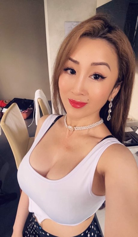 Originallysin nice actress photos