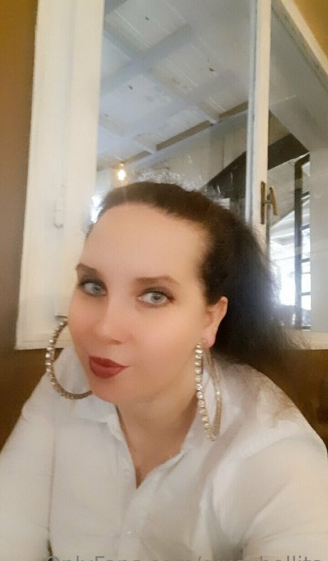 only queen84 pretty model image