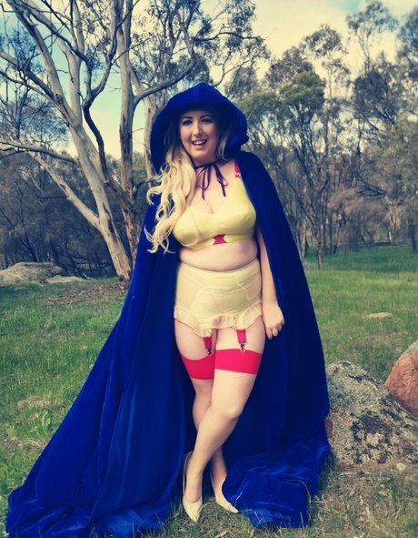 electralashes naked actress gallery