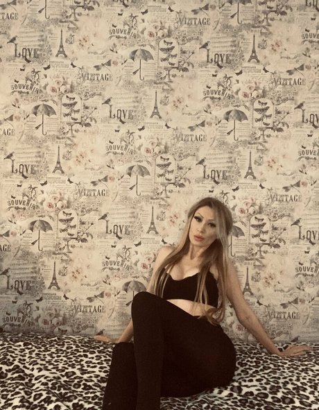 evavixenfree model perfect photos