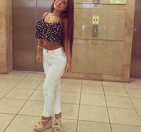 Nofar Froim model top gallery