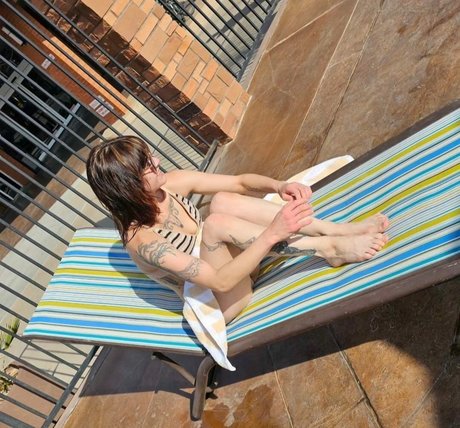 Kellie Hanssen model adult image