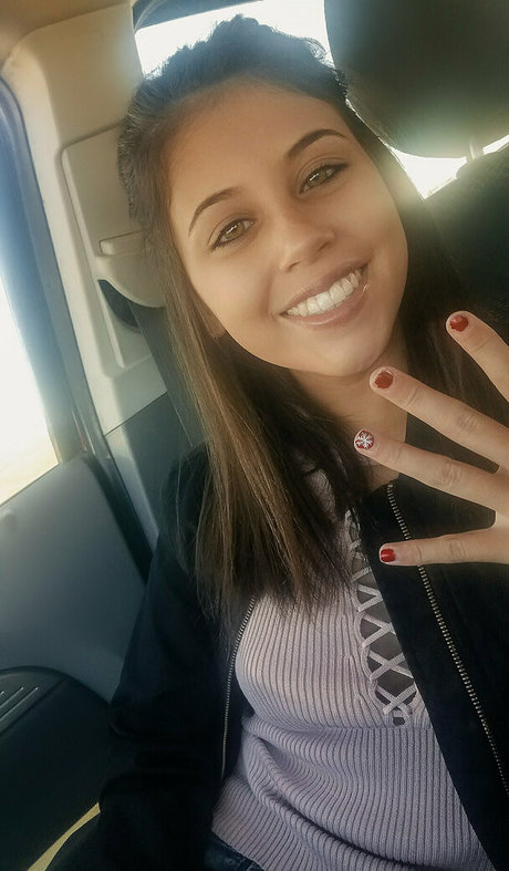 thatbrandom pretty model picture