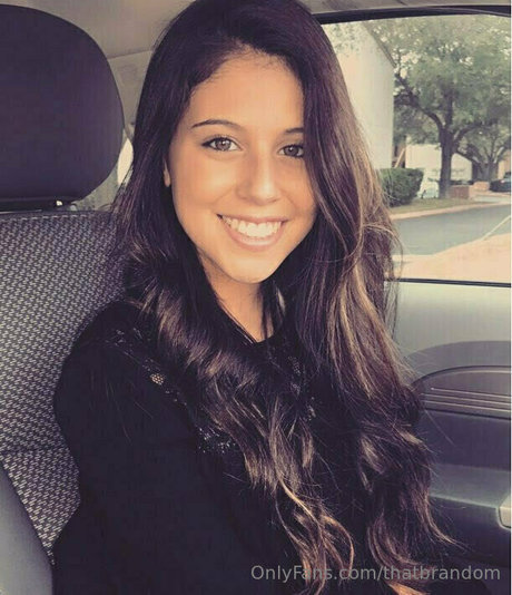 thatbrandom pornographic model image