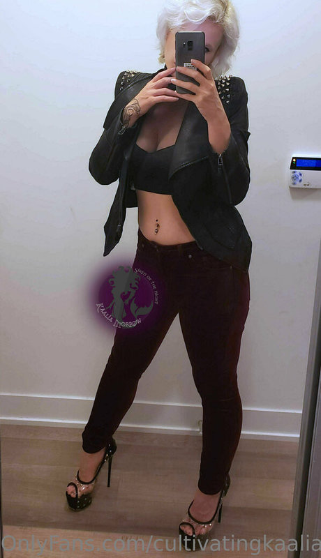 captivatingkaalia nude star pics