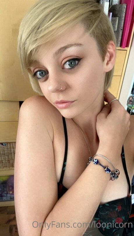 loonicorn model nudes pics