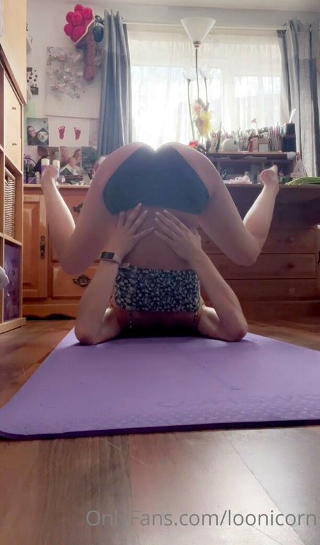 loonicorn naked actress photos