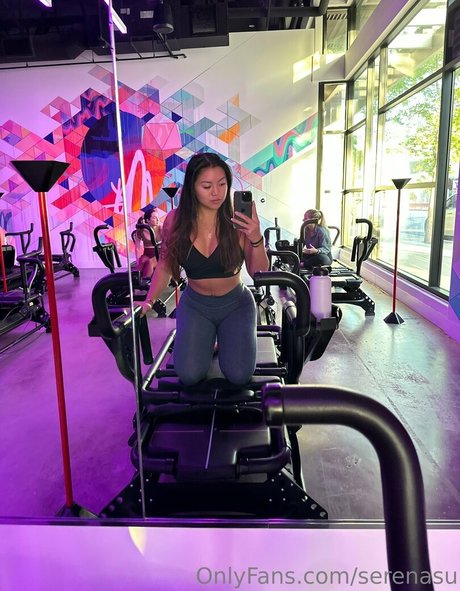 serenasu model hot gallery