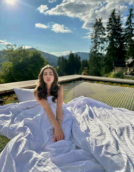 female popular onlyfans hot naked galleries