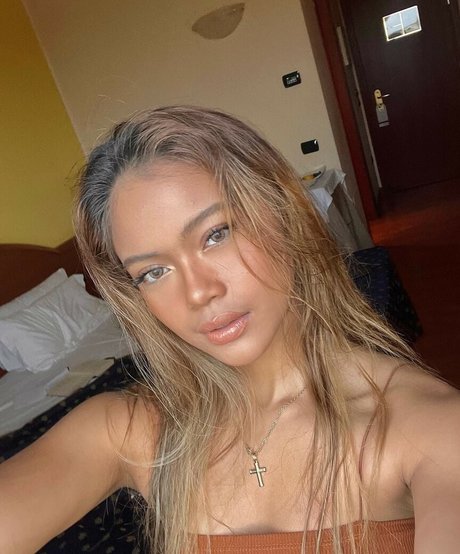 Bianca Bustamante hd star img