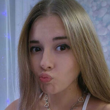 a n i n y a model art pic