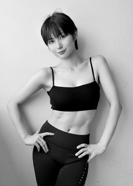 Oshima Rino star art photos