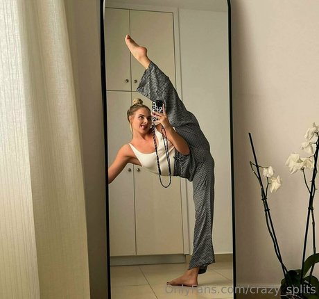 crazy splits hd actress picture