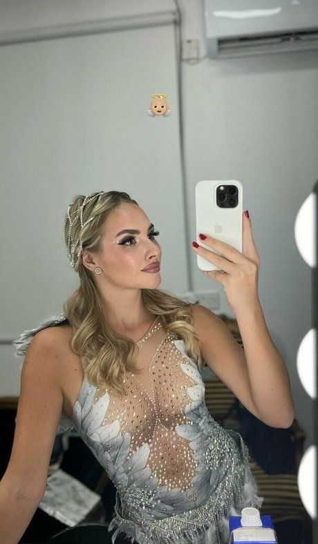 goth threesome onlyfans naked pictures