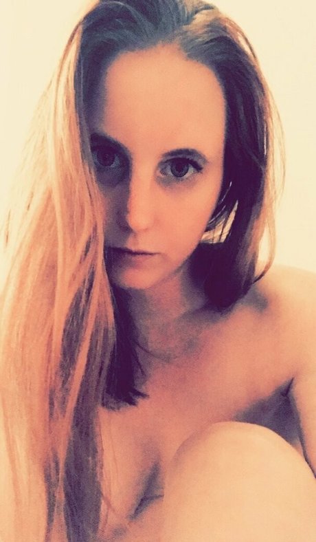 blueeyesbombshell model beautiful image