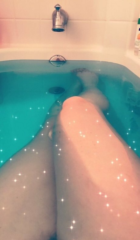 blueeyesbombshell model exclusive photo