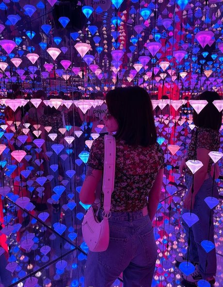 amelia holmes top model photos