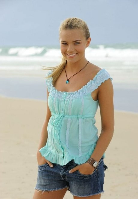 Indiana Evans perfect star picture