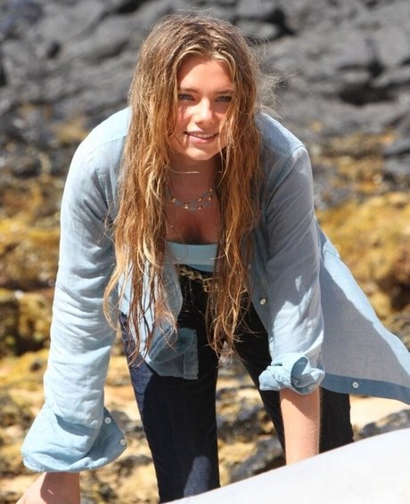Indiana Evans beautiful star picture