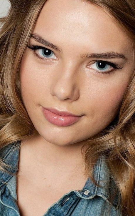 Indiana Evans pornographic actress img