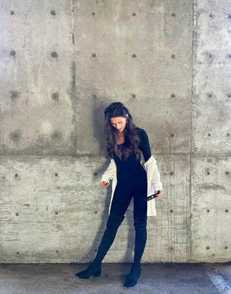 lylastonefree free model photos