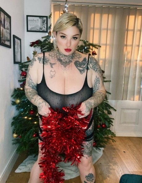 Katiesummer222 hot actress image